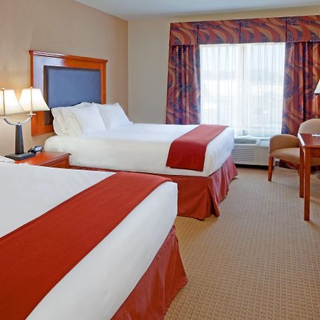 Holiday Inn Express & Suites Albany Airport Area - Latham, An Ihg Hotel Room photo